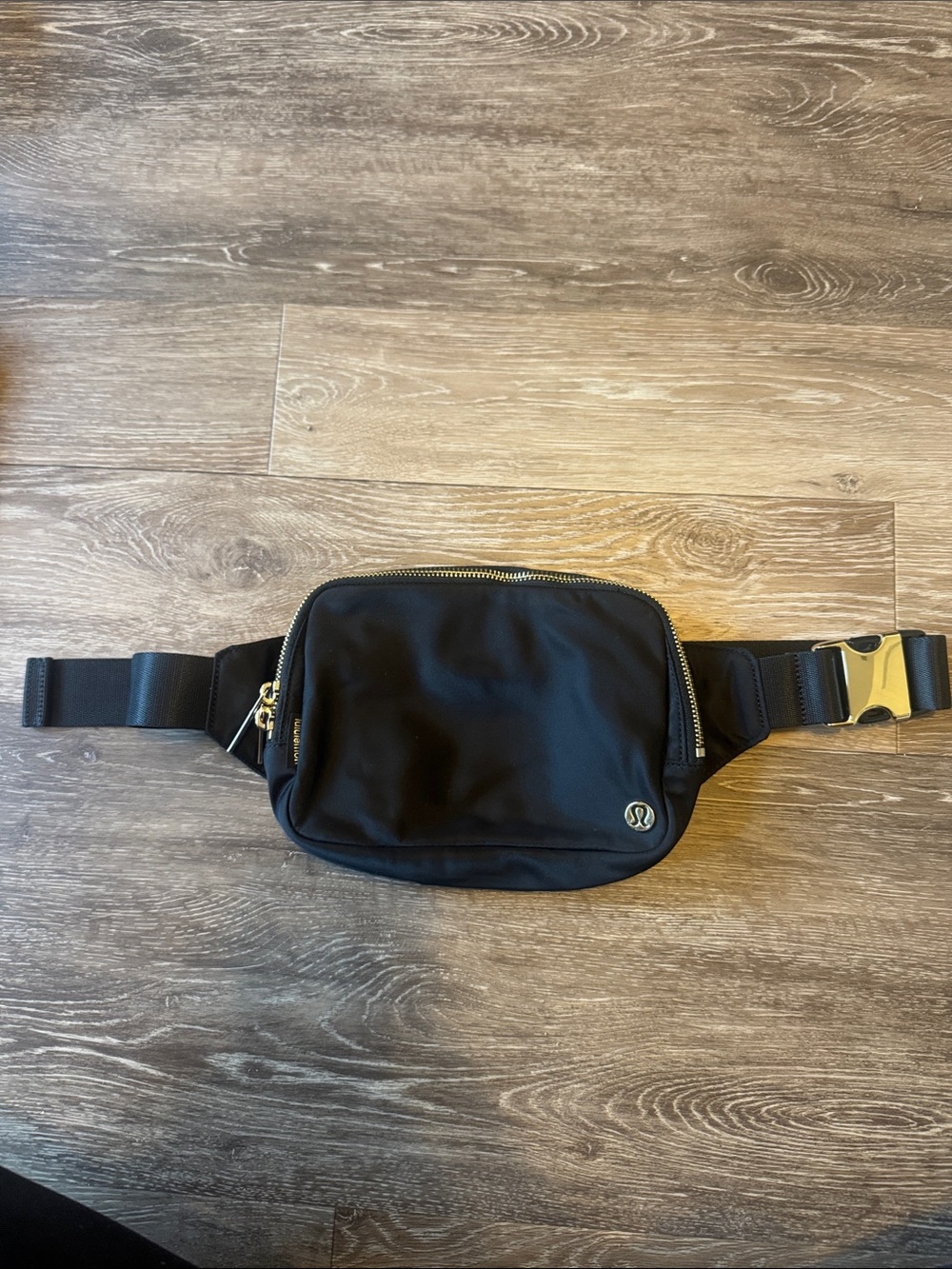 NWOT Lululemon Everywhere Belt Bag Black and Gold 2L
